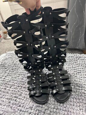 Women's Black Studded Knee-High Gladiator Sandal boots Size 8 NWOB